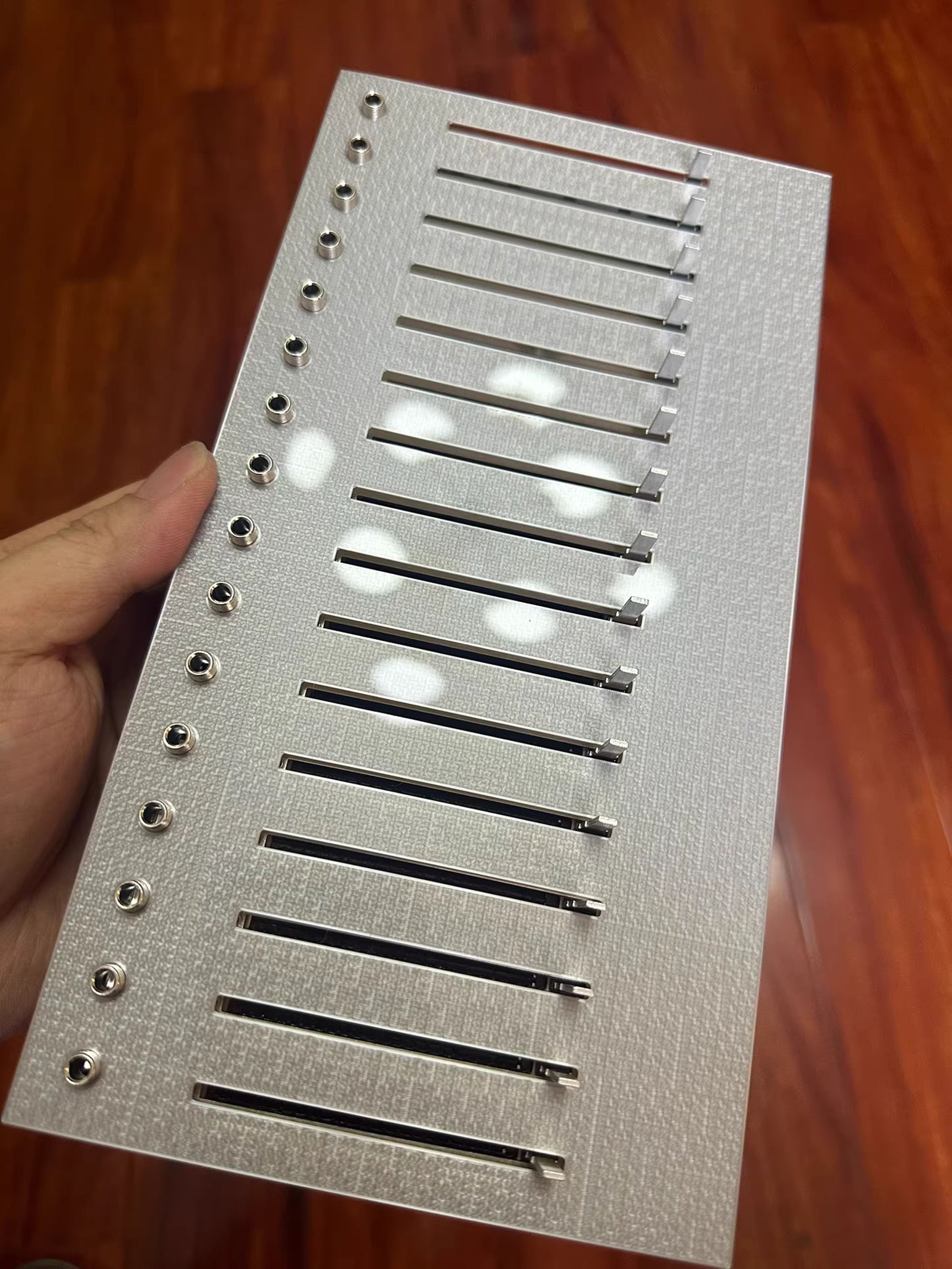 Monome 16nx Faderbank Controller